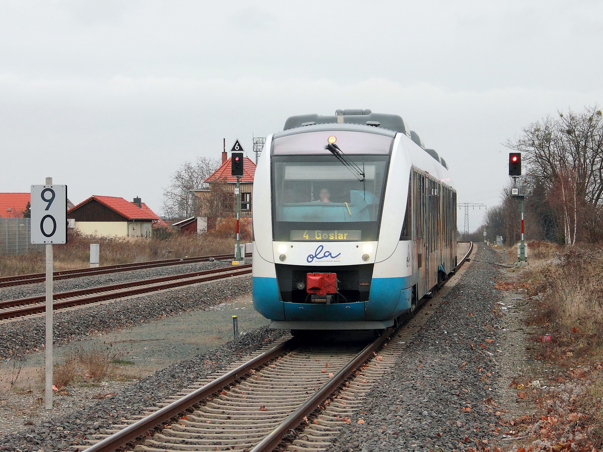 Einfahrt VT 706 der EX OLA am 02. Dezember 2016 in Wernigerode.