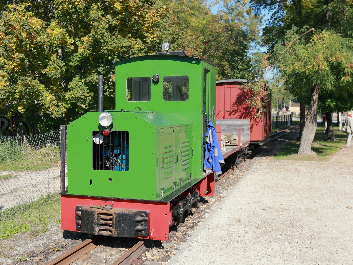 K 0437 (Hergestellt bei Lokomotivbau Karl Marx VEB in Babelsberg) der Waldeisenbahn Muskau steht im Bahnhof Weiwasser am 03. Oktober 2015.