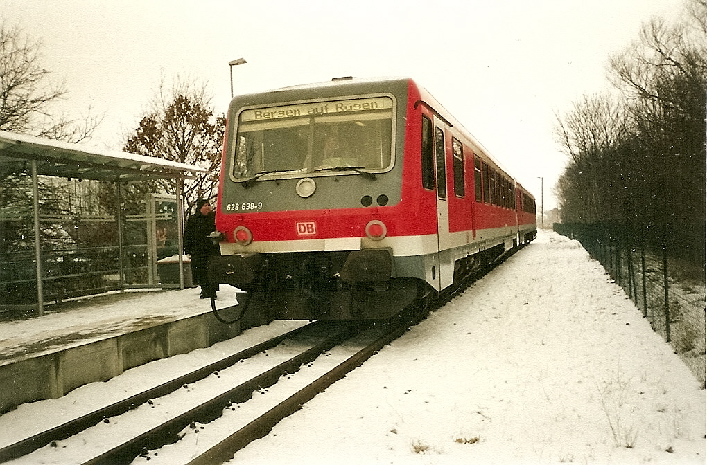 Nach der Ablösung von der BR 202 kamen 628er zwischen Bergen/Rügen und Lauterbach Mole zum Einsatz.Hier stand der Neustrelitzer 628 638 in Lauterbach Mole.