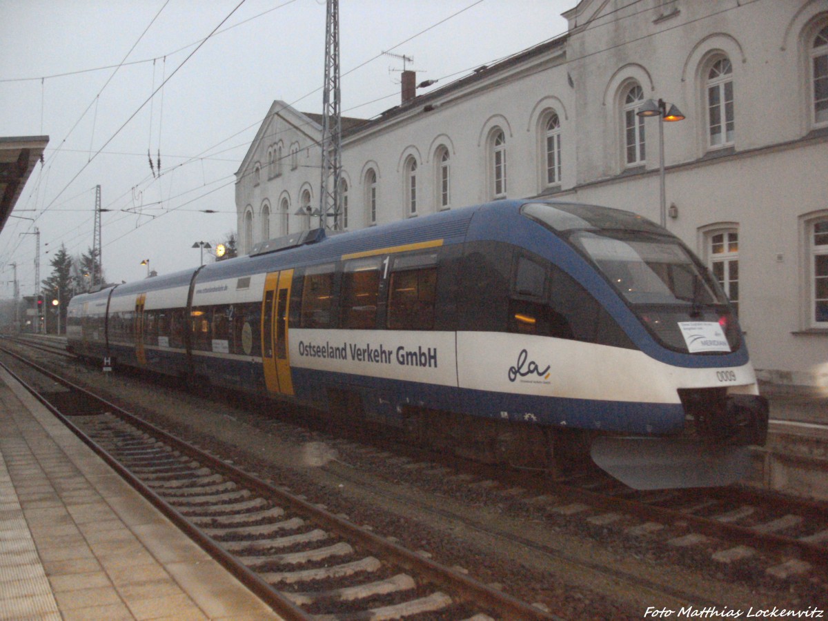 OLA VT 0009 mit Ziel Ueckermnde Stadthafen im Bahnhof Gstrow am 14.12.13 
