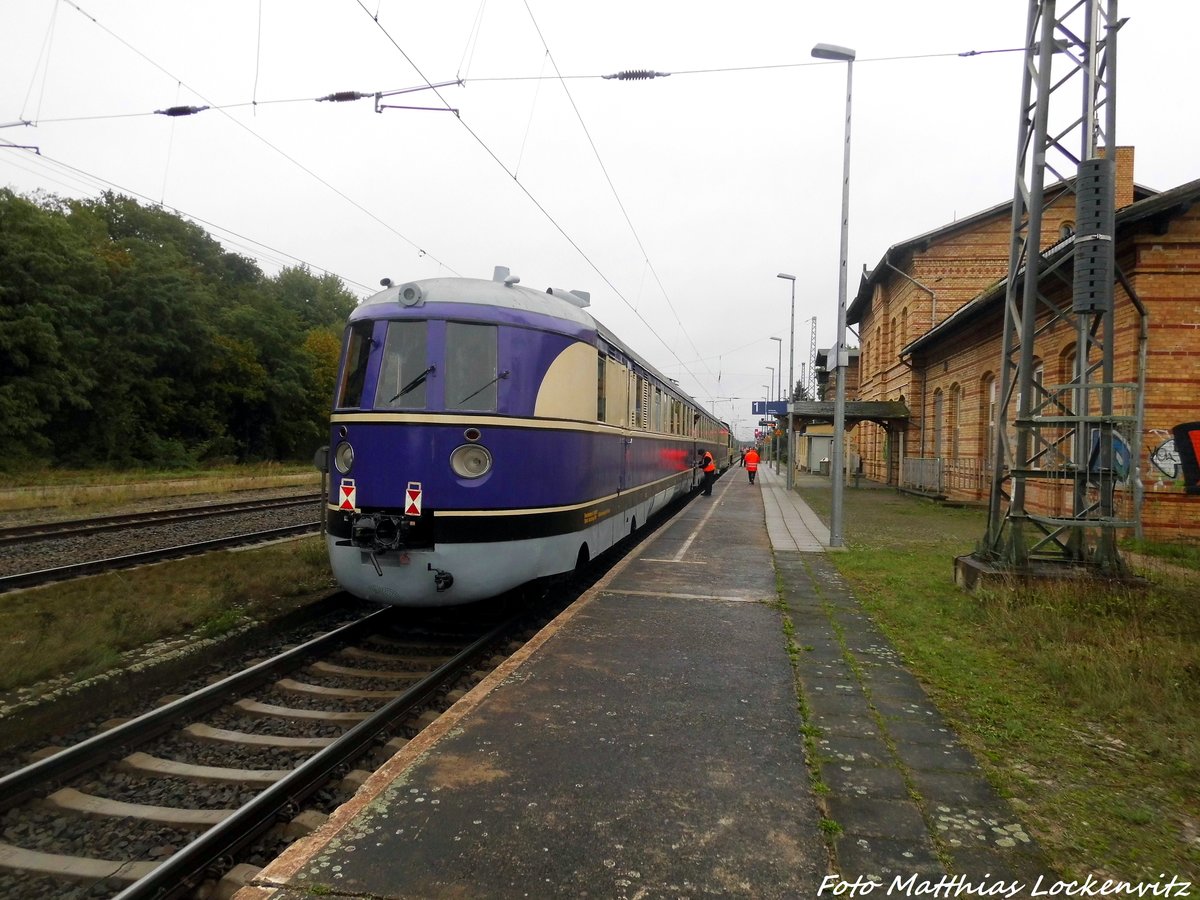 SVT 137 234 beim zwischenhalt im Bahnhof Jessen/Elster am 8.10.16