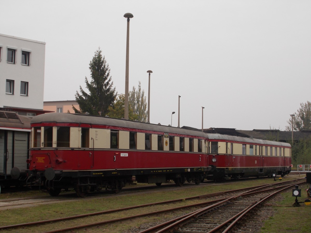 VB 147 052 und VT137 099,am 03.Oktober 2014,in Schwerin