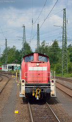 294 593 rangierte den Lokzug in die Lokaufstellung in Koblenz-Lützel am 18.06.2016.