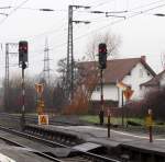Die beiden Signal B und G und die beiden Lf 1(7 & 9) und ein Lf 2(A) und der Überweg zum Bahnsteig 2.
