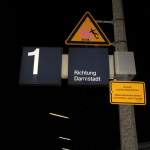 weiterstadt/313972/vier-schilder-mit-vier-bedeutungen-im Vier Schilder mit vier Bedeutungen im Bahnhof Weiterstadt am 31.Dez.2013