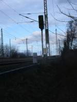 signale/323251/um-das-einfahrsignal-a-von-bergenruegen Um das Einfahrsignal A von Bergen/Rügen fotografieren zu wollen,muß man schon ein Ende laufen.Aufgenommen am 09.Februar 2014.