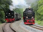 99 5906-5 und 99 7245-6 am 13. Juli 2013 bei der Ausfahrt aus dem Bahnhof Eisfelder Talmhle. 