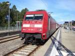 101 094-1 mit dem CityNightLine (CNL) im Bahnhof Ostseebad Binz am 24.8.13