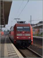 Die DB 101 094-1 erreicht mit dem EC nach Basel (-Chur) Koblenz Hbf.
22. Juni 2014