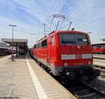111-046 hat als nchste Aufgabe den RE nach Stuttgart Hbf zu schieben.
Noch pausiert sie in der Sonne im Nrnberger Hauptbahnhof am Gleis 18.
Aufgenommen im Mai 2014.