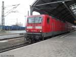 Am 14.03.2012 steht in Halle (Saale) Hbf der Regionalexpress nach Leipzig Hbf zur Abfahrt bereit.