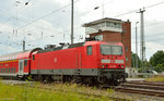 br-143-dr-243/503347/143-166-am-zugschluss-der-rb 143 166 am Zugschluss der RB 75 nach Wiesbaden bei der Ausfahrt aus Darmstadt-Kranichstein am 14.06.2016