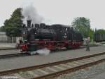 Lok 20 wird am 18.08.2013 in Benndorf fr den anstehenden Fahrbetrieb vorbereitet.