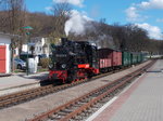 Fotosonderzug Ghren-Putbus,mit 99 4633,am 22.April 2016,bei der Einfahrt in Binz.