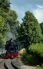 ruegensche-baederbahn/511302/99-1781-6-bei-der-einfahrt-mit 99 1781-6 bei der Einfahrt mit P 228 in Binz LB am 19.07.2016