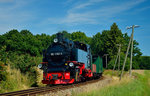 99 1782-4 zwischen Putbus und Lauterbach Mole am 22.07.2016 mit P 102. Hinter der Lok lief der Göhrener Kohlewagen.