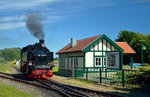 ruegensche-baederbahn/511601/99-1782-4-rangiert-zu-ihrem-p 99 1782-4 rangiert zu ihrem P 105 am 22.07.2016 in Putbus