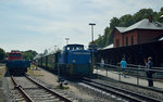 ruegensche-baederbahn/511626/251-901-5-mit-p-107-in 251 901-5 mit P 107 in Putbus am 23.07.2016