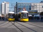 An der Berliner Weltzeituhr begegneten sich,am 05.Oktober 2014,zwei Straßenbahnen.
