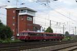Diese Uerdinger Einheit der Oberhessischen Eisenbahnfreunde war am 01.Juni.2014 bei den Bahnwelttagen 2014 zugast.Hier verlsst die Einheit den Bahnhof Darmstadt Kranichstein.