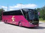 reisebusse/486427/setra-reisebus-s516hdham-21juni-2015im-ostseebad SETRA Reisebus S516HDH,am 21.Juni 2015,im Ostseebad Binz.