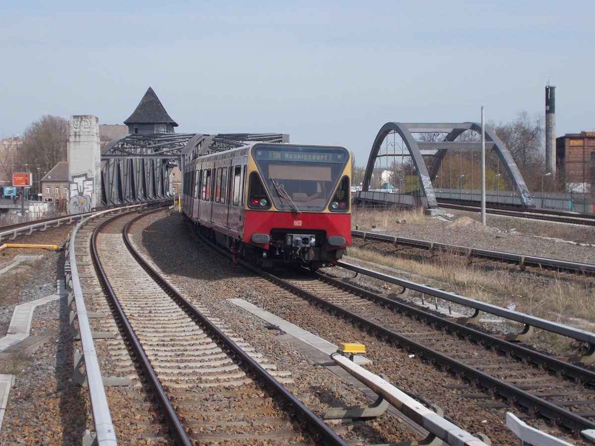 480 552 verließ,am 11.April 2015,Berlin Treptower Park Richtung Ostkreuz.