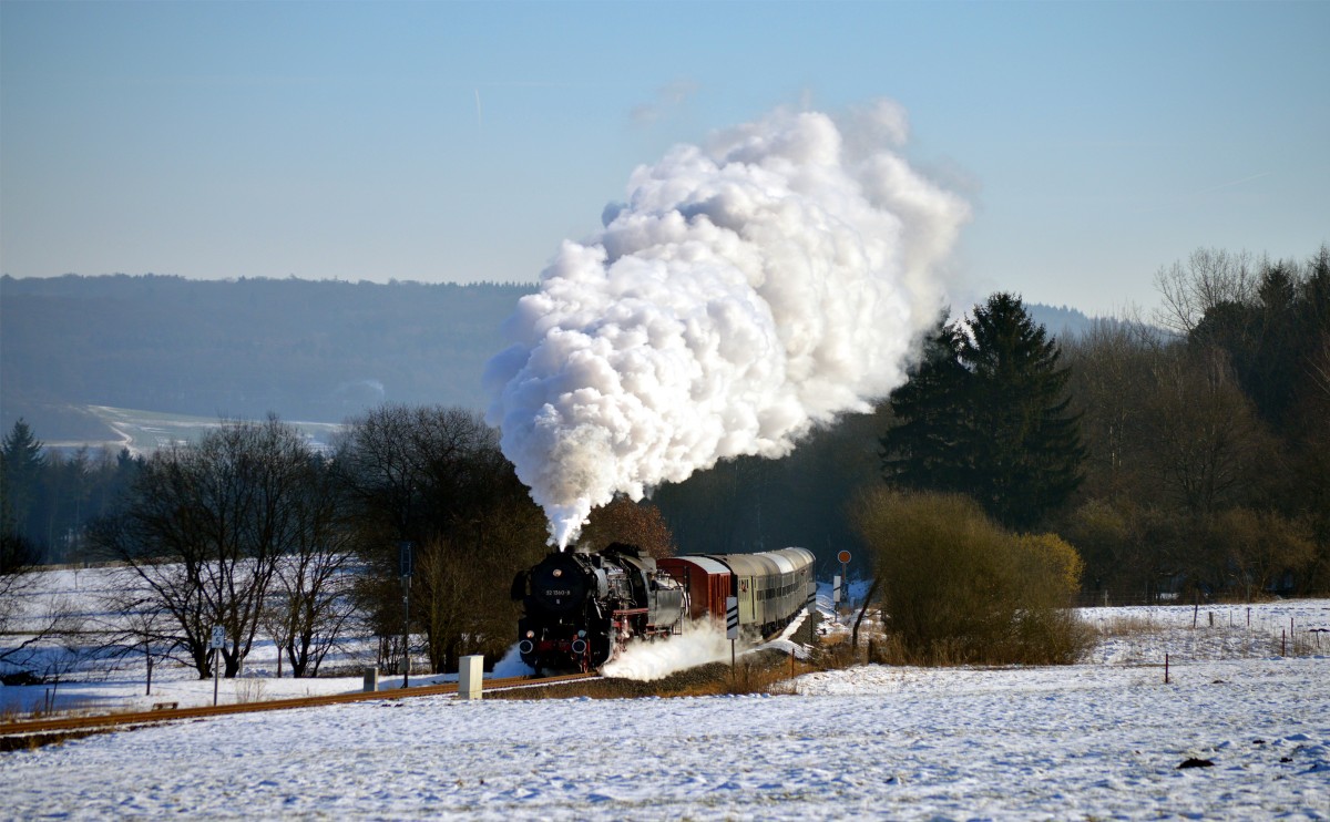 52 1360 der Eisenbahnfreunde Vienenburg mit einem Sonderzug der Eisenbahnfreunde Treysa bei Berzhahn am 07.02.2015
