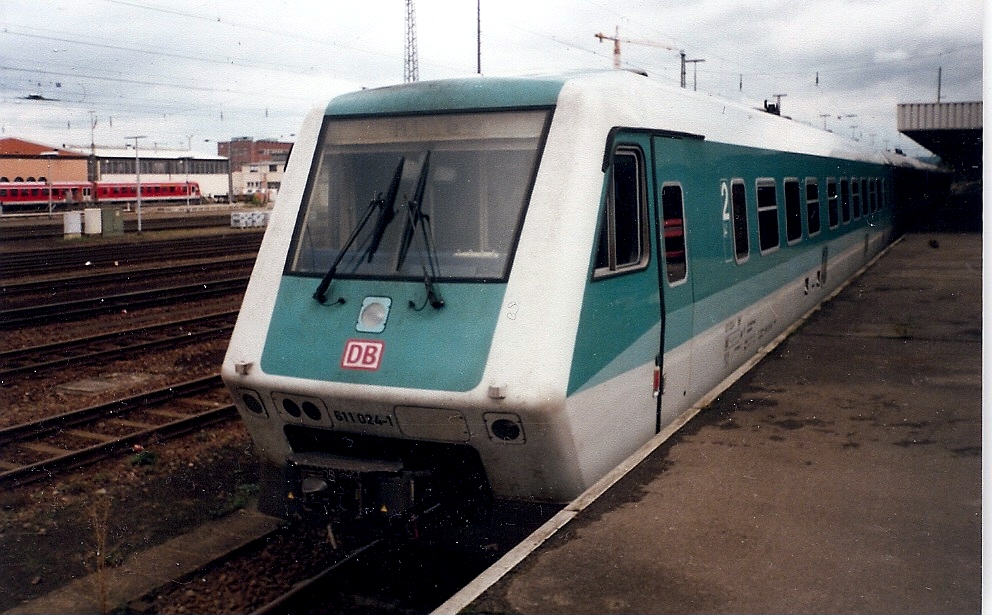 611 024 stand am Güterboden von Kaiserslauetren.