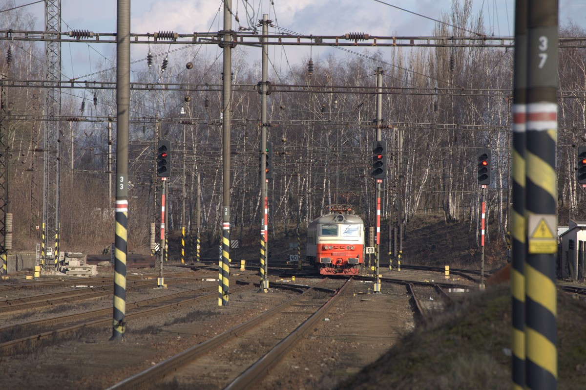 Bereitgestellt wird der Zug  nach Cheb in Karlovy Vary  am 14.02.2014 14:02 Uhr.