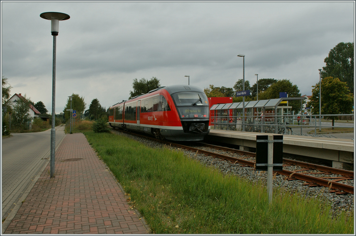 Der VT 642 000 als RB12 nach Rostock in an der Endhaltestelle der Strecke von Rostock Graal Mritz.
22.09.2013