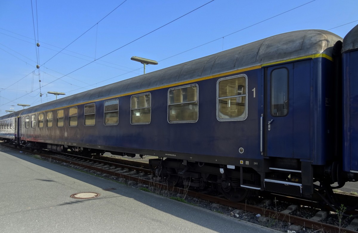Ein Am-Wagen der IGE - Eisenbahn Erlebnisreisen, stand am 10.April 2015 in Bamberg abgestellt.
