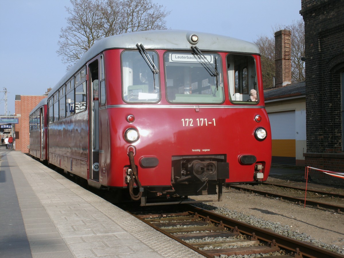 Planmäßiger LVT Einsatz,gefahren vom 172 132/171,gab es vom 03.-07.März 2014,zwischen Bergen/Rügen und Lauterbach Mole vorbei der LVT alle Zugleistungen auf der Strecke vom PRESS VT650 032 übernahm.Aufnahme vom 03.März 2014 in Bergen/Rügen.
