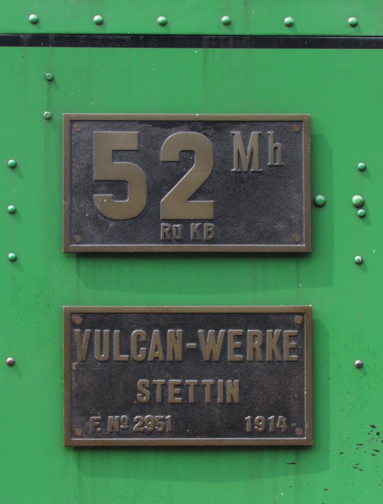 Von den Vulcan-Werken in Stettin mit der Fabriknummer 2951 im Jahr 1914 fr die Rgenschen Kleinbahnen gebaut.Ja das ist die 52 Mh (99 4632)