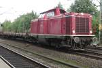 Am 25 September 2014 rangiert 211 019 ein Gleisbauzug in Hamburg-Harburg.