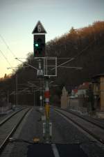 Fahrt frei fr die S 1 nach Bad Schandau Modernes KS Signal in Meien Triebischtal.
27.12.2013  16:47 Uhr.
