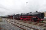 Am miesen 21.September.2014 stand 01 118 mit einem Dampfpendelzug ber die Schiefe Ebene abfahrbereit in Neuenmarkt-Wirsberg.