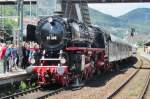 Am sonnigen 31 Mai 2014 steht 01 202 in Neustadt (W).