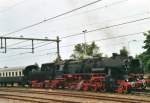Scanbild von 52 8139 mit BBÖ-Zweiachser in Dieren am 4 September 2007.