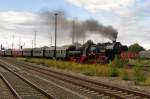 Sonderzug nach Nürnberg passiert am 19 September 2015 Arnstadt und wird von 52 8195 gezogen.
