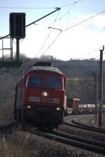 eine Ludmilla vor einem gemischten Güterzug beim Befahren der Oberauer Kurve  22.02.2014 12:18 Uhr.