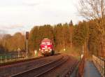 br-233-dr-133/336850/233-217-brachte-am-220414-eisenbahn 233 217 brachte am 22.04.14 Eisenbahn Schwellen nach Oelsnitz/V. Hier zusehen bei der Lz Rückfahrt in Pirk. 