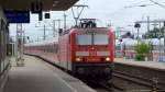 143-860 fhrt mit ihrer RB aus Itzehoe in den Bahnhof Hamburg-Altona ein.