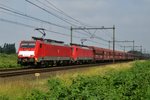 Kohlezug mit 189 043 dnnert durch Horst-Sevenum am 9 Juli 2016.