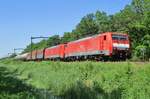 Am 22 Mai 2017 passiert ein Mischguterzug mit 189 050 Tilburg Oude Warande.