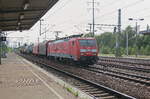 Durchfahrt 189 001-1 mit einem Güterzug durch den Bahnhof Berlin Flughafen Schönefeld, 15.