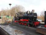 ruegensche-baederbahn/400077/99-4633-darf-auch-weiterhin-ihre 99 4633 darf auch weiterhin ihre schwarze Farbgebung tragen.Am 18.Januar 2015 stand die Lok in Putbus.